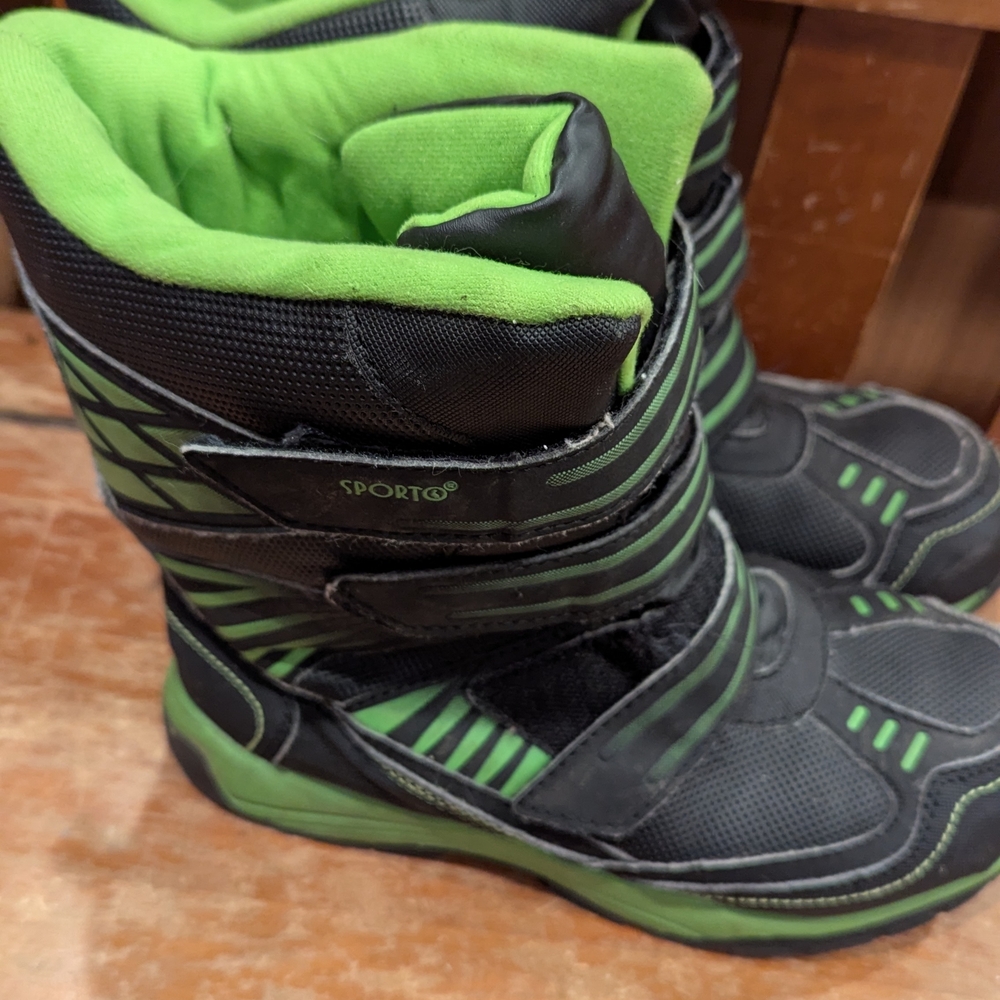 Sporto Kids Black and Green Boots